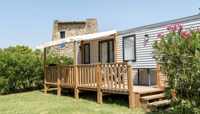 Extérieur d’un mobil-home Privilège à Mèze dans l’Hérault