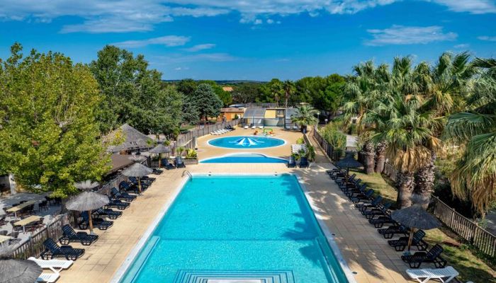 Marseillan avec espace aquatique en bord d’étang